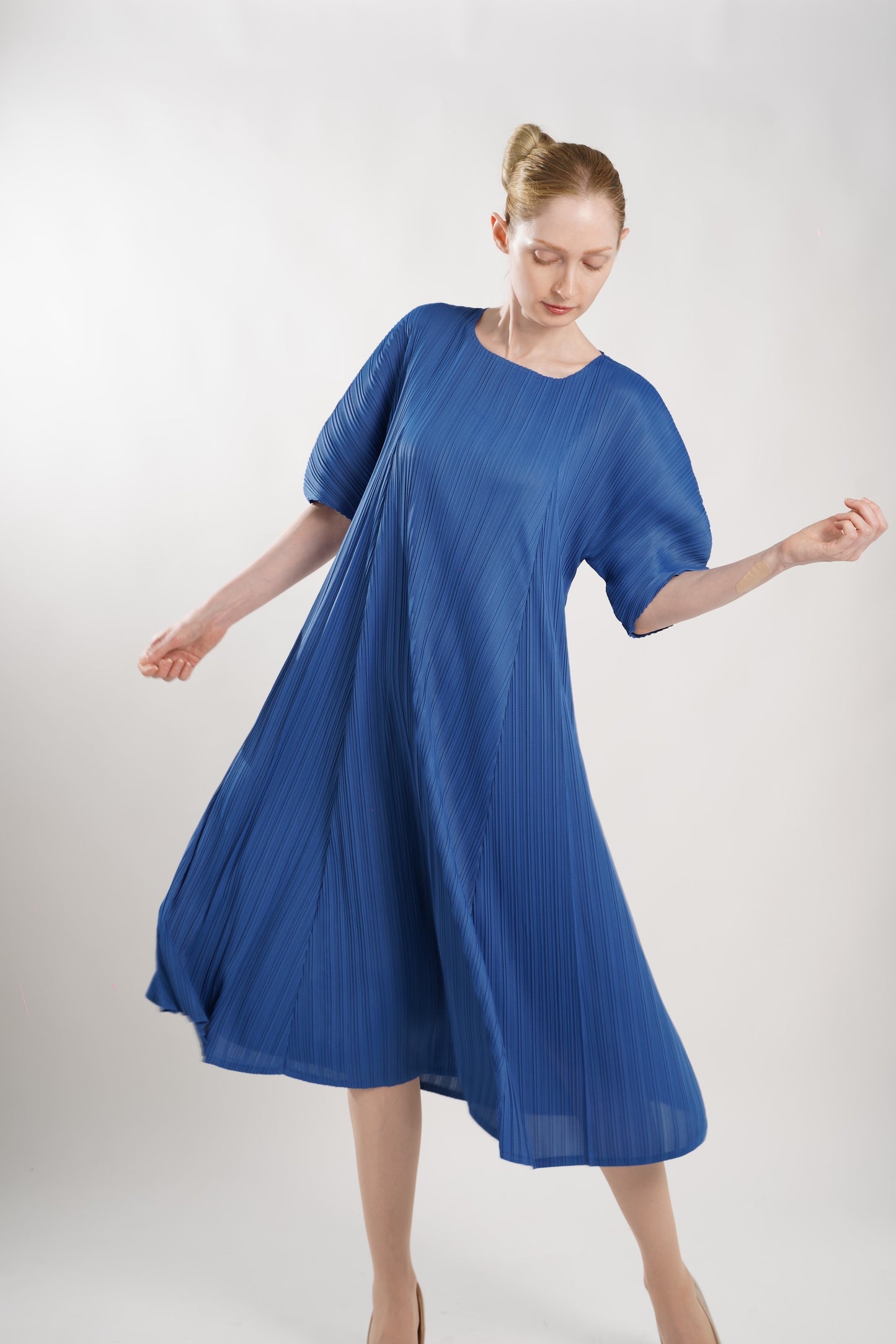 DOLMAN SLEEVE DRESS
