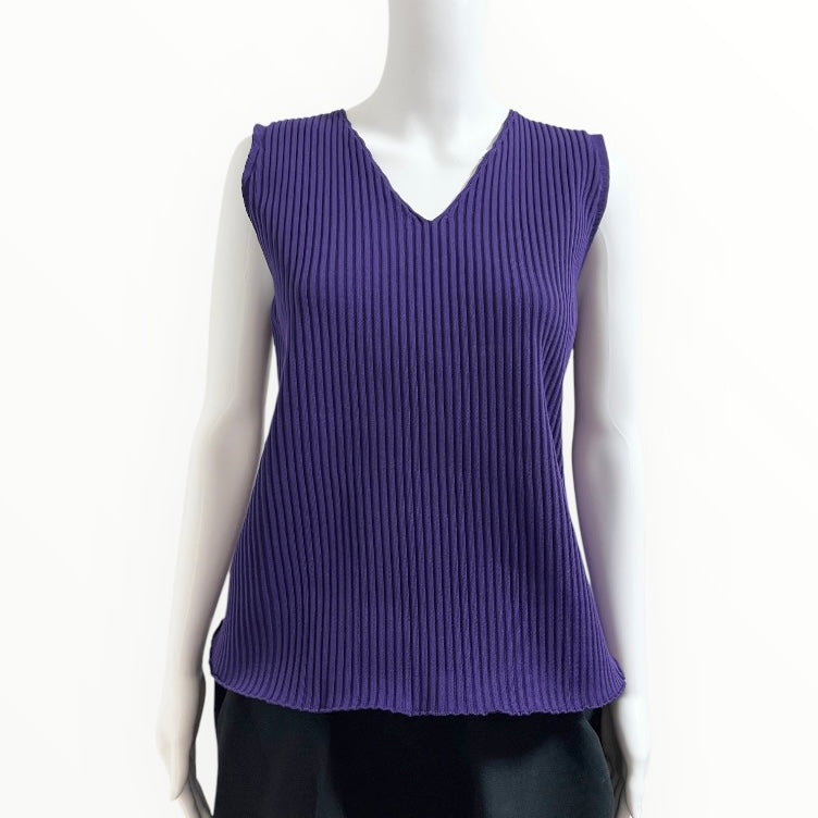V SLEEVELESS TOP