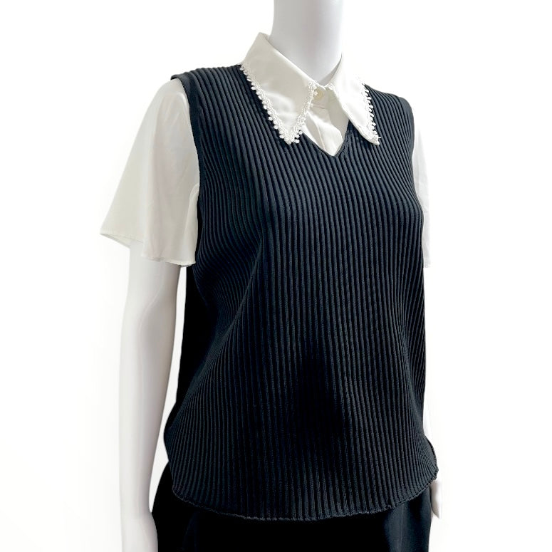 V SLEEVELESS TOP