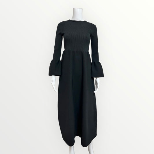 VERY限定コラボ　グレースライン・フレアワンピース